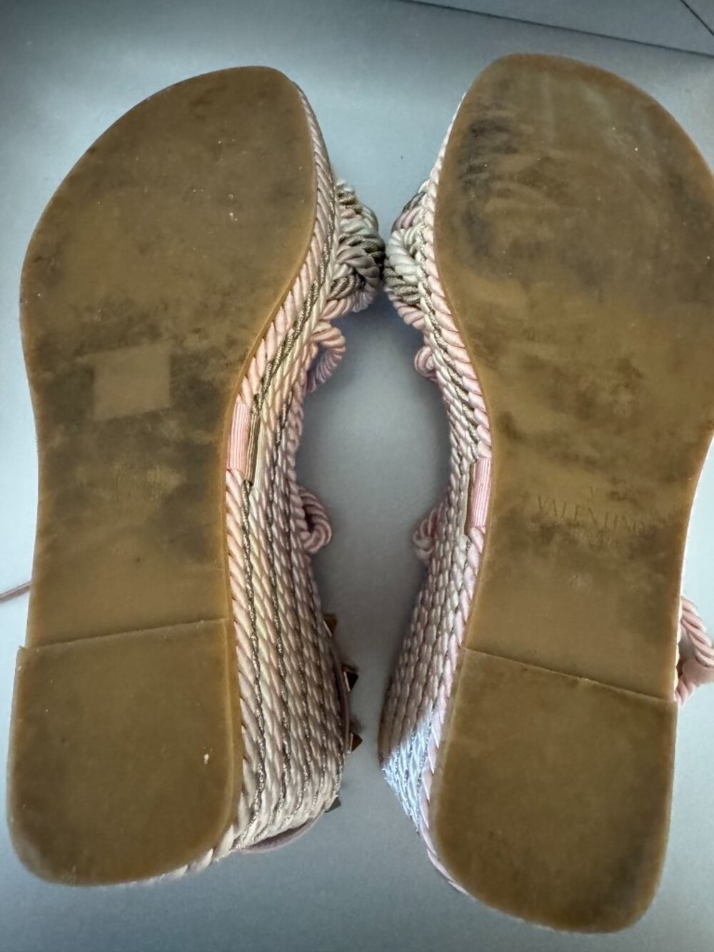 Valentino Garavani Rockstud Rope Wedge Sandals in Rose Quartz multi color - Picture 4 of 15